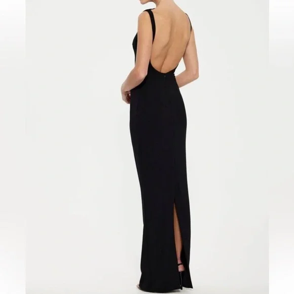 Sophisticated Black Maxi Dress - Picture 3 of 6